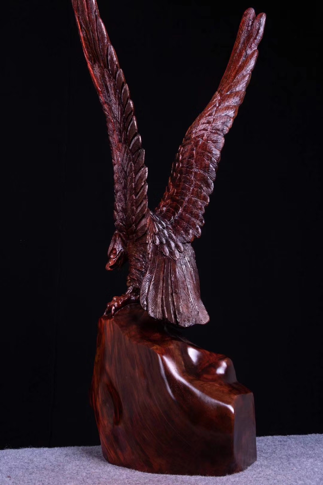 老挝大红酸枝大鹏展翅,高密度老料,整料立体深挖雕刻而成,无任何拼补