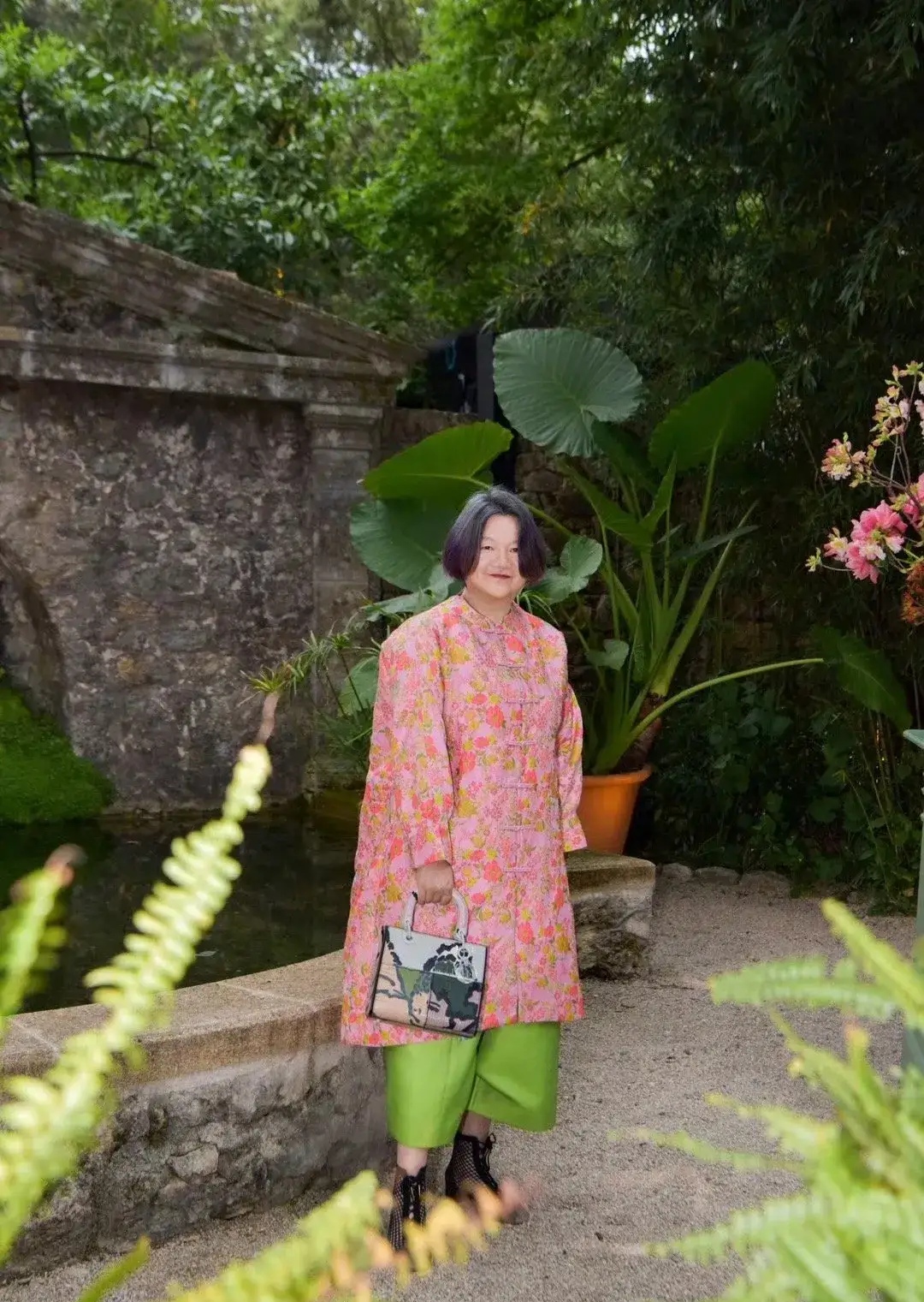 洪晃洪晃年轻时有多美洪晃长得像伟人洪晃女儿近照洪晃年轻时很美洪晃