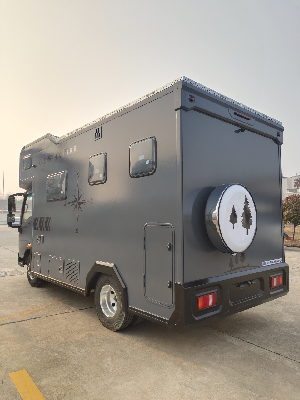 重汽豪沃统帅轻卡房车,后横床布局,是我旅途中的温馨小窝.