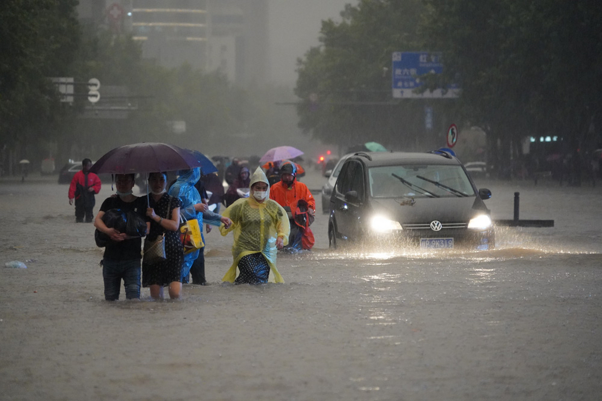 河南周口暴雨图片