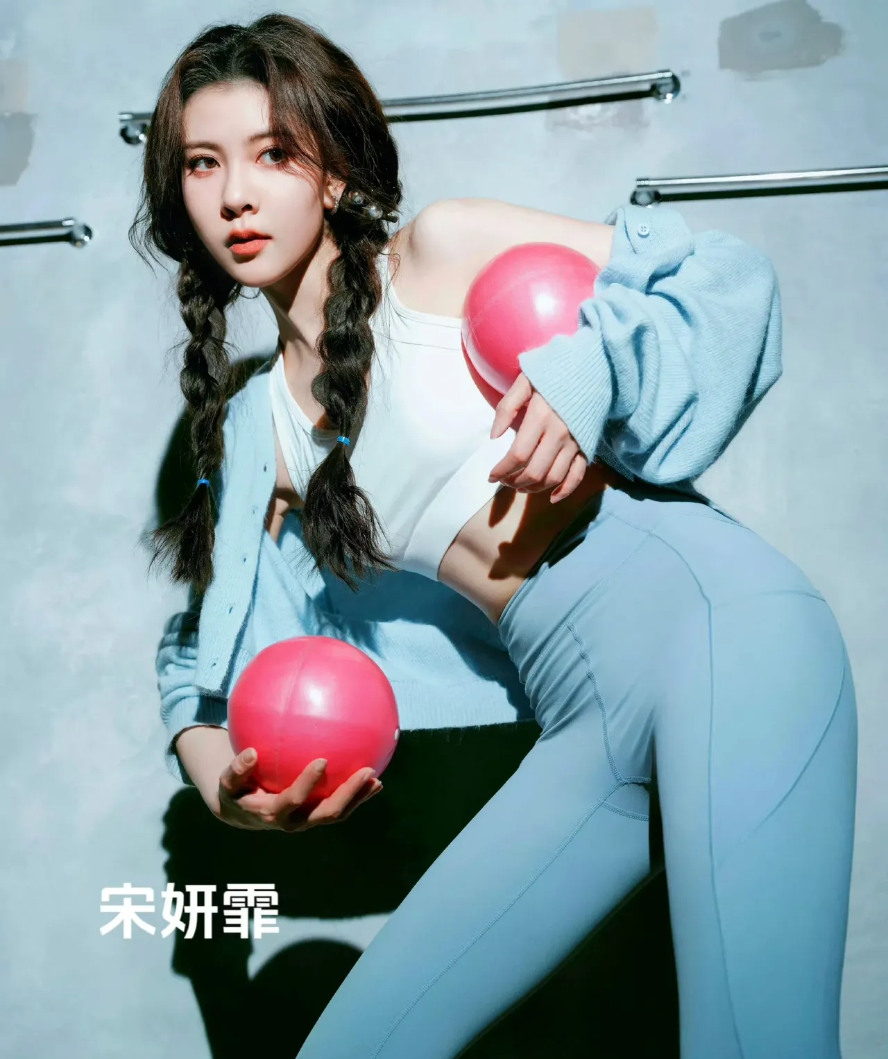 1,王嘉尔私下一直在练普通话,尤其是平翘舌音,他还和工作人员说,如果