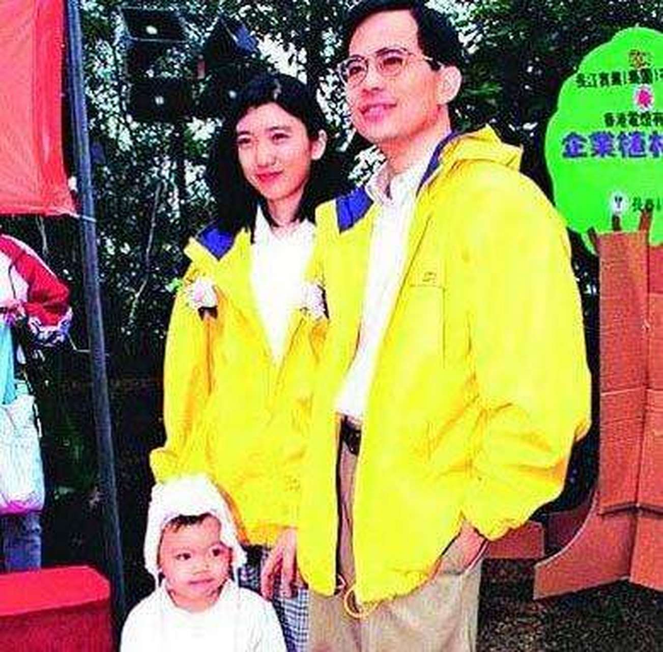 婚后,王俪桥为李家生了一子三女,奠定了自己豪门媳妇的地位.