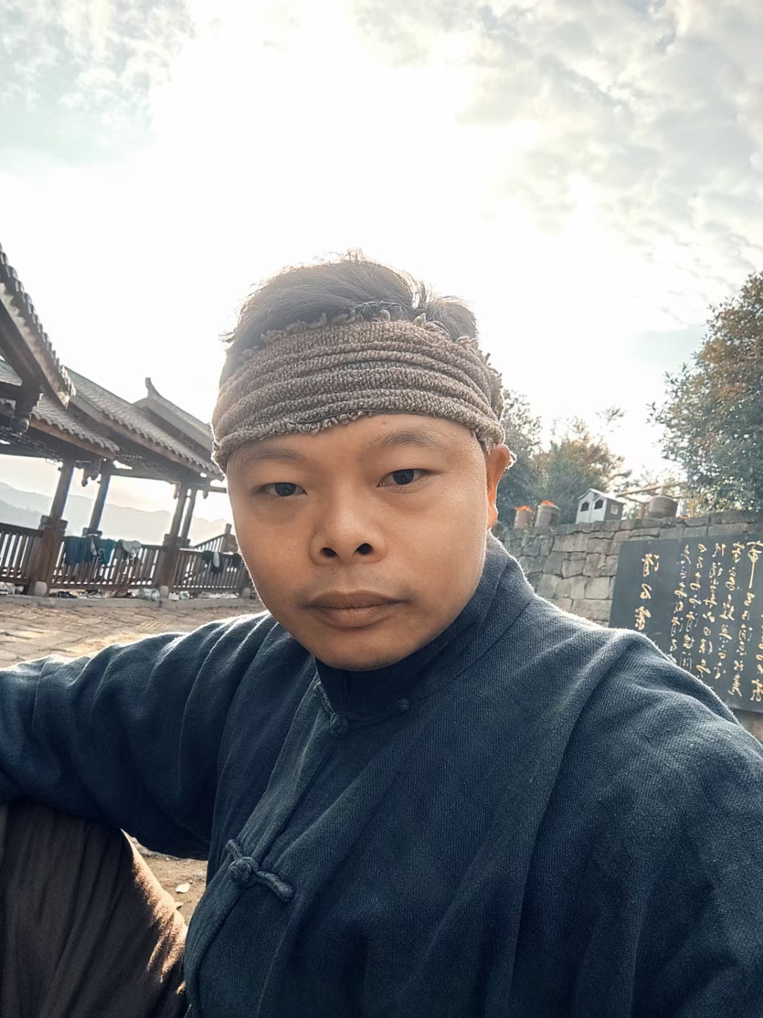演员:石庆华          生于1992年          重庆市梁平区,毕业于重庆