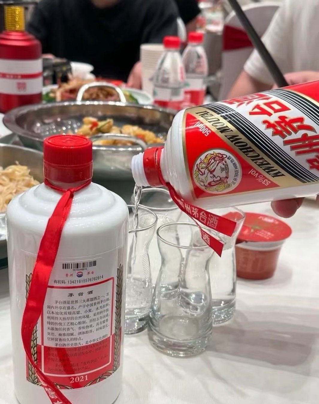 白酒圈的老大53度飞天茅台,从快3000块跌到2000左右!