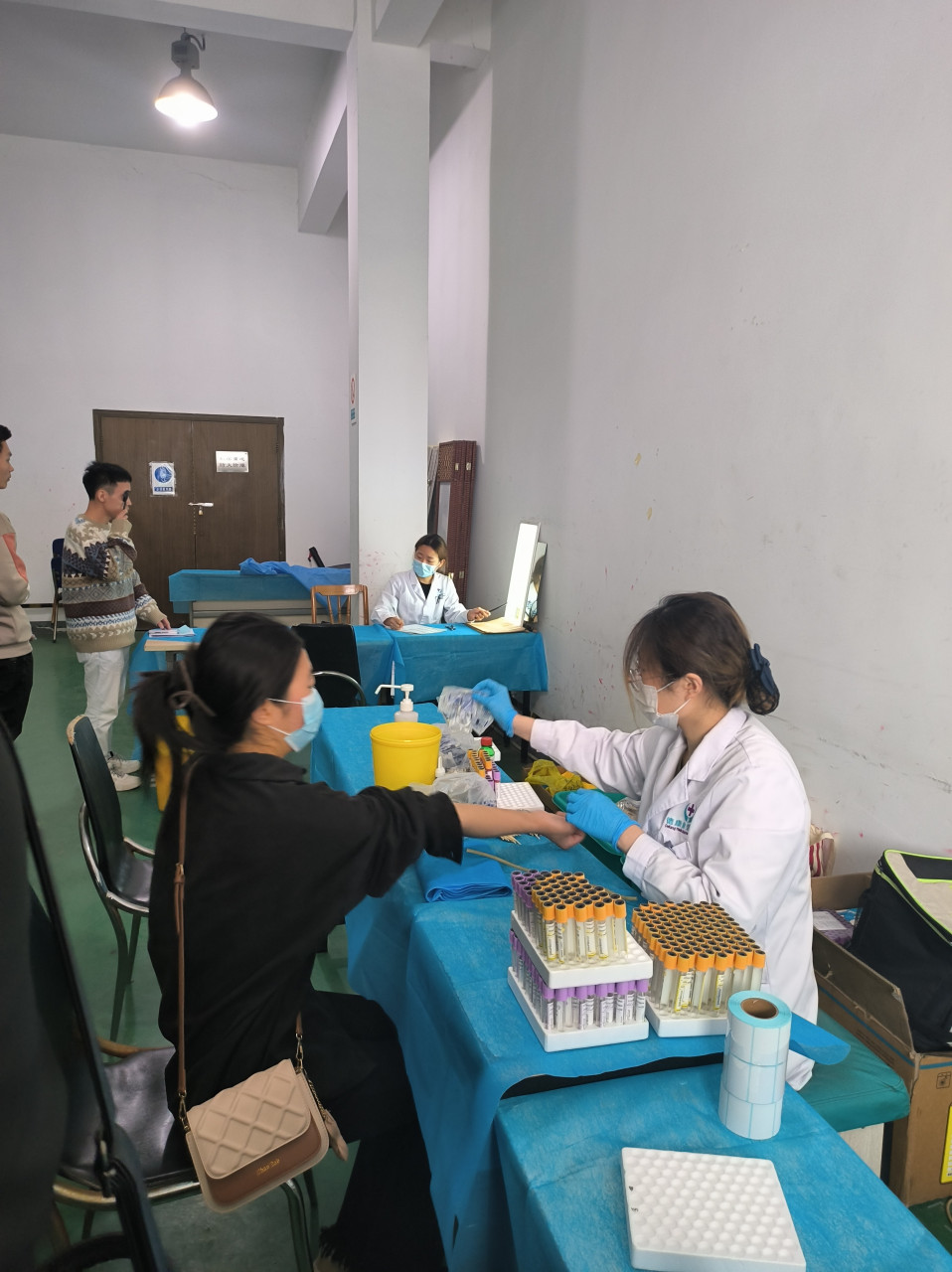 这是南京瑞仪电子厂,今天入坑了,面试完开始体检,又要开始抽血了!