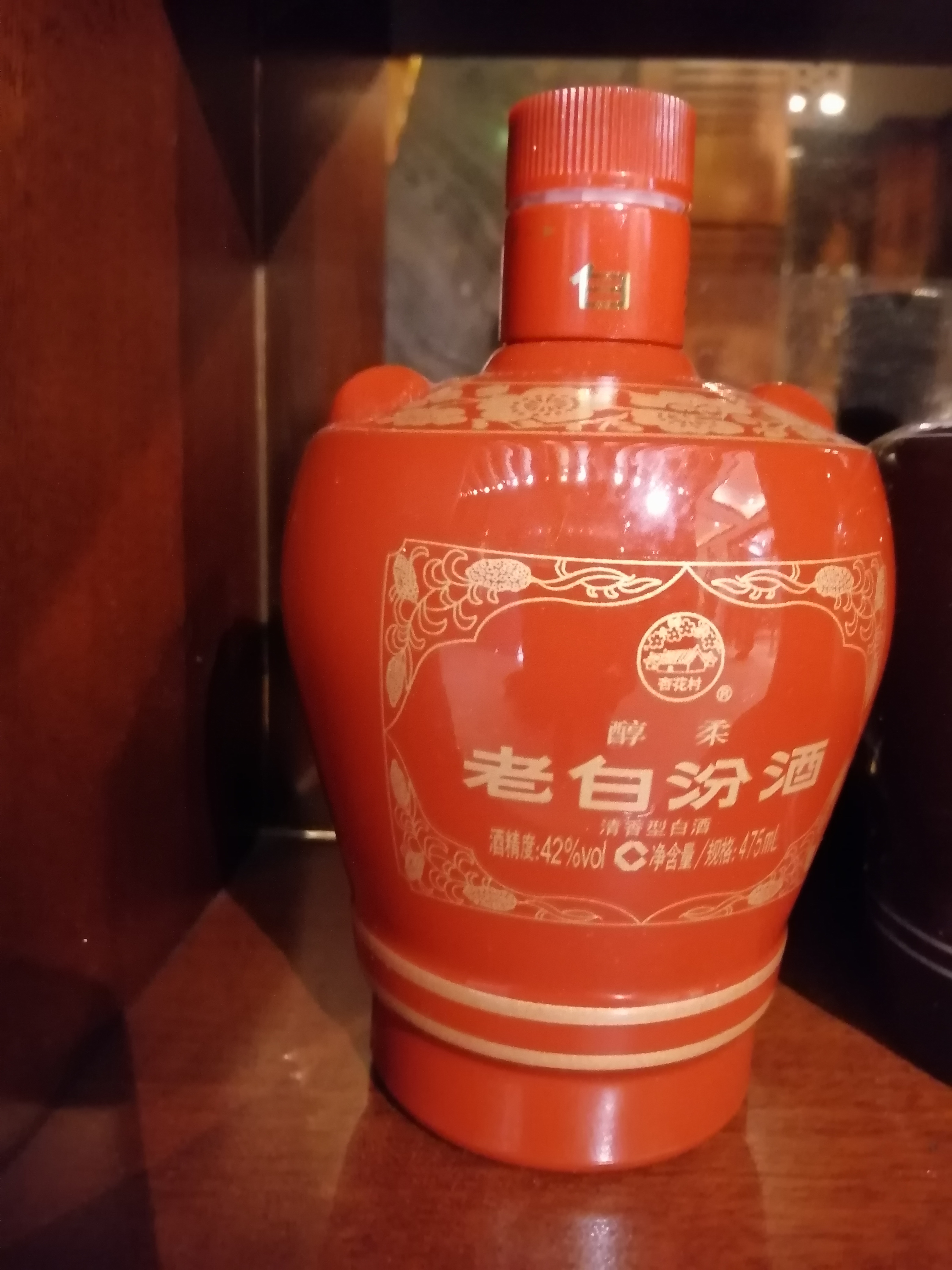 谈及酒的斑斓世界,白酒之凛冽,犹如北国雪原上的寒