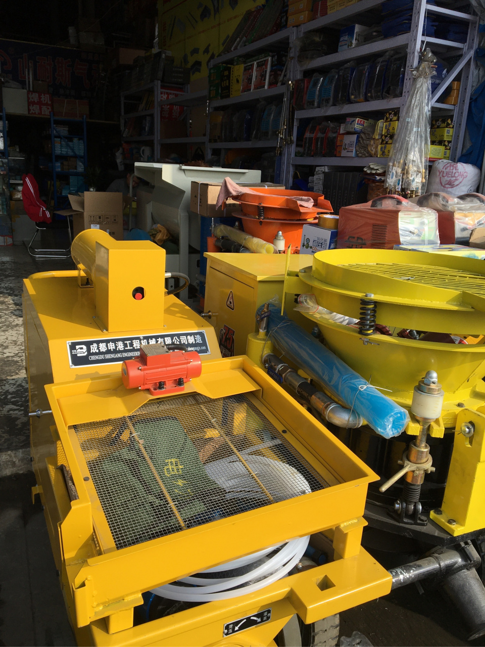 万贯金府五金机电城9号大厅17号,专业销售钻机,空压机,注浆机,喷射机