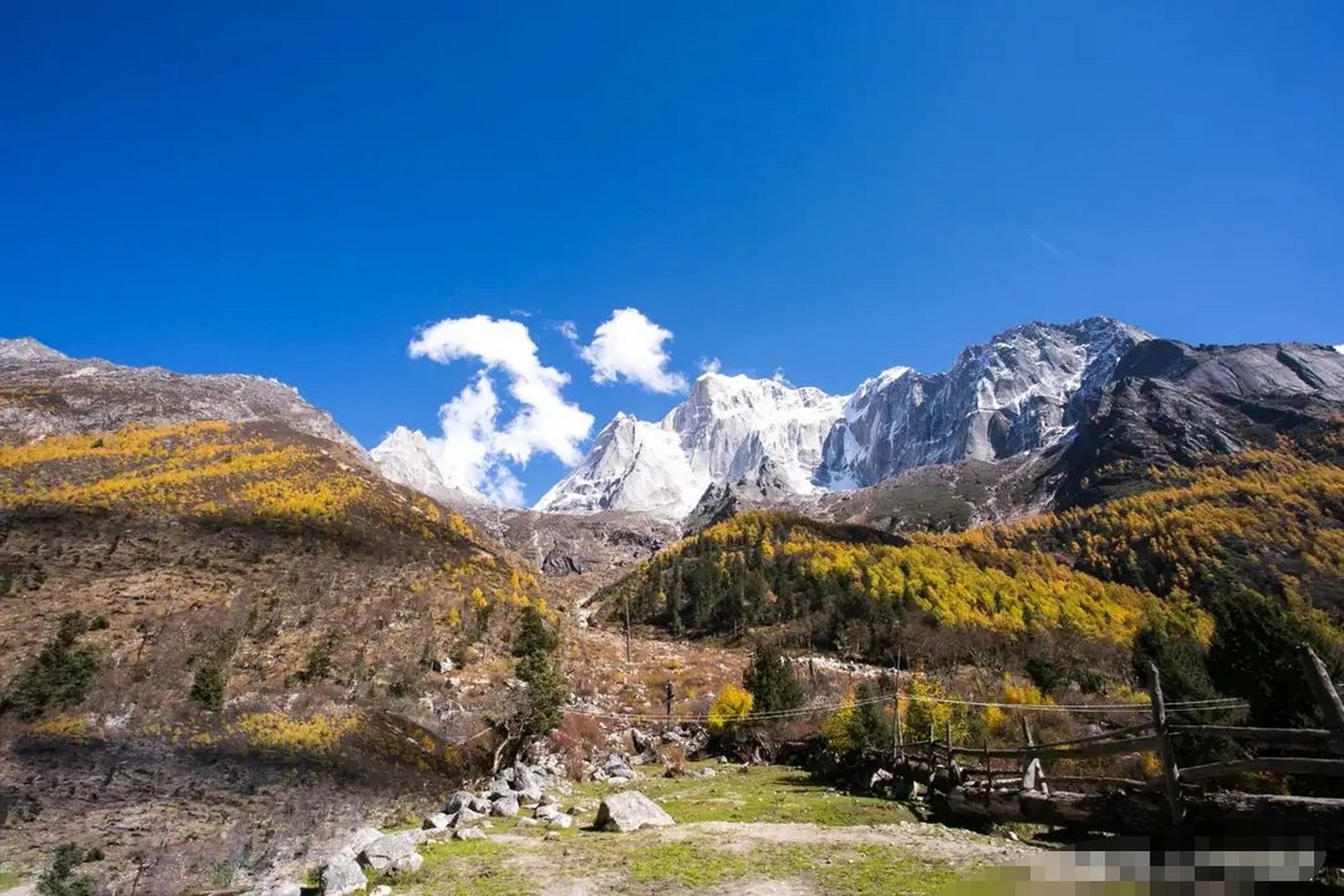 四姑娘山風景名勝區是位於我國四川藏族羌族的自然保護區,氣候變化