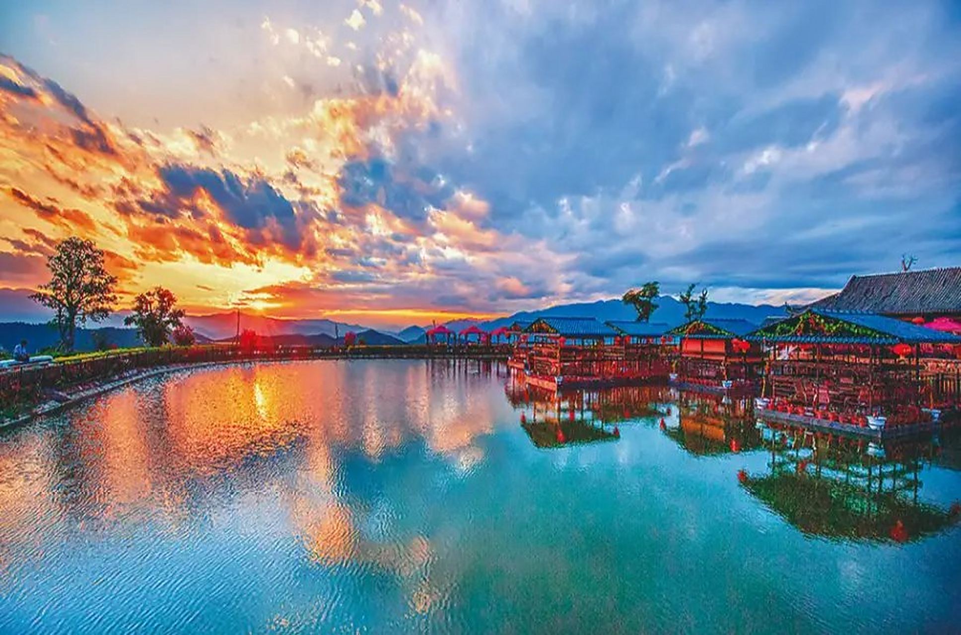 花舞人间景区(攀枝花市东区机场路),以花为主题的景区,有很多品种的