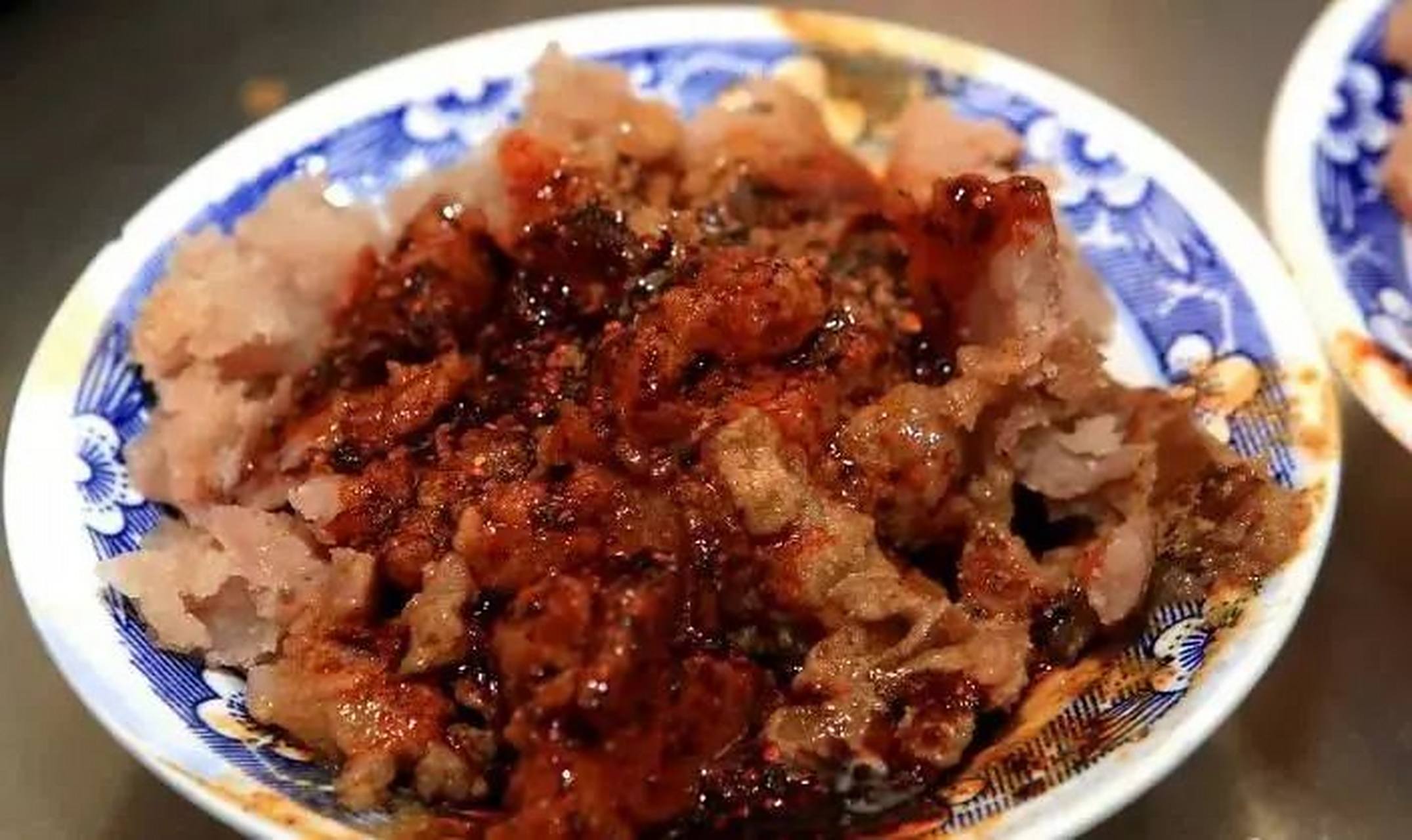 珍惜粮食拒绝浪费# 天水呱呱是一种甘肃天水的传统风味小吃,被誉为"