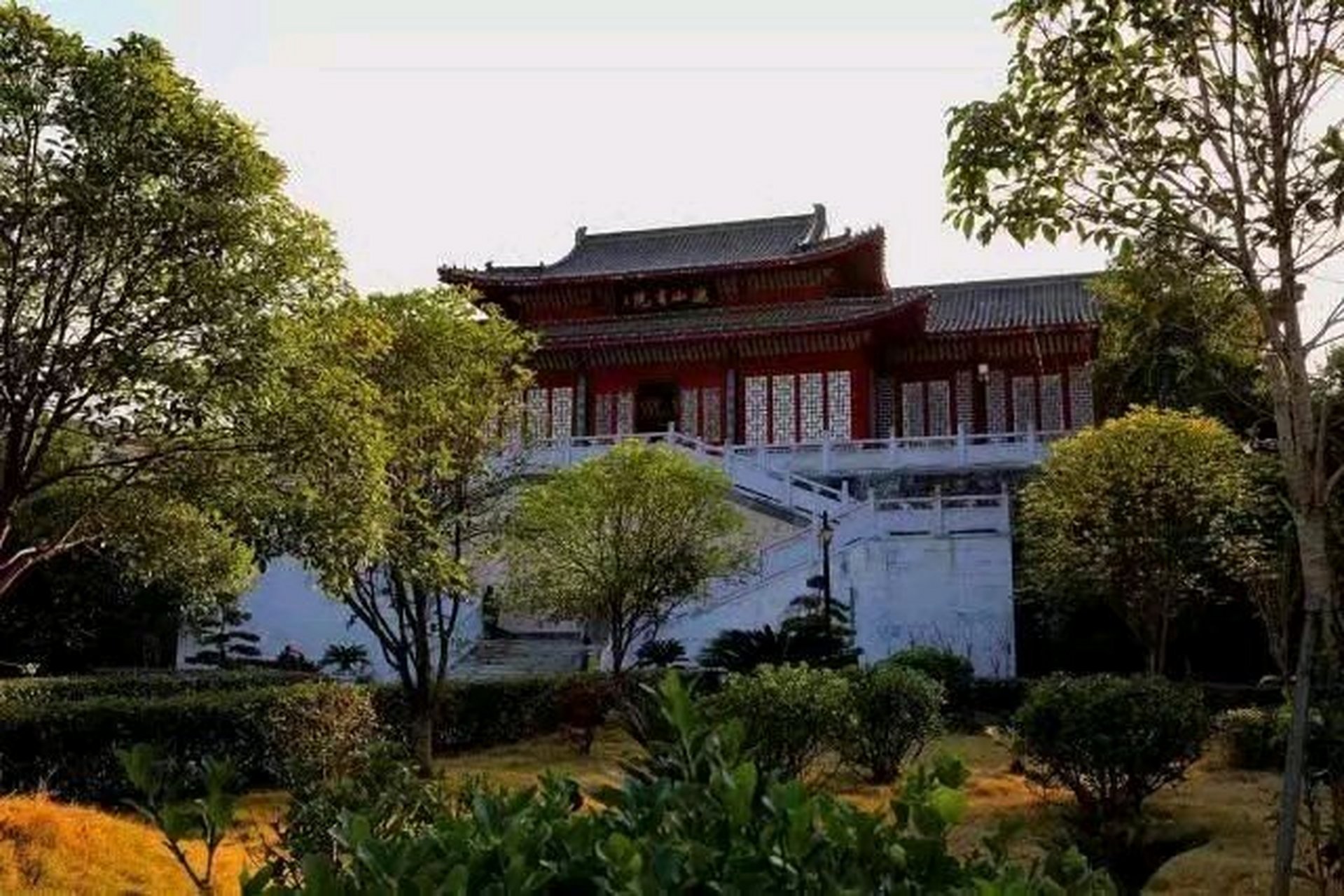 据史料记载,云岩禅寺始建于唐朝德宗贞元二年(即公元786年),距今一千