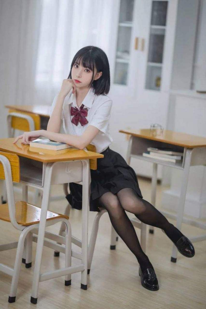 中国校服vs日本校服[滑稽]你喜欢哪个,我选中国的