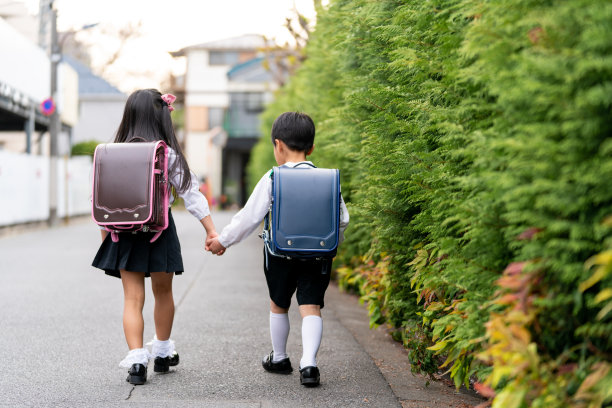 小孩上学图片图片