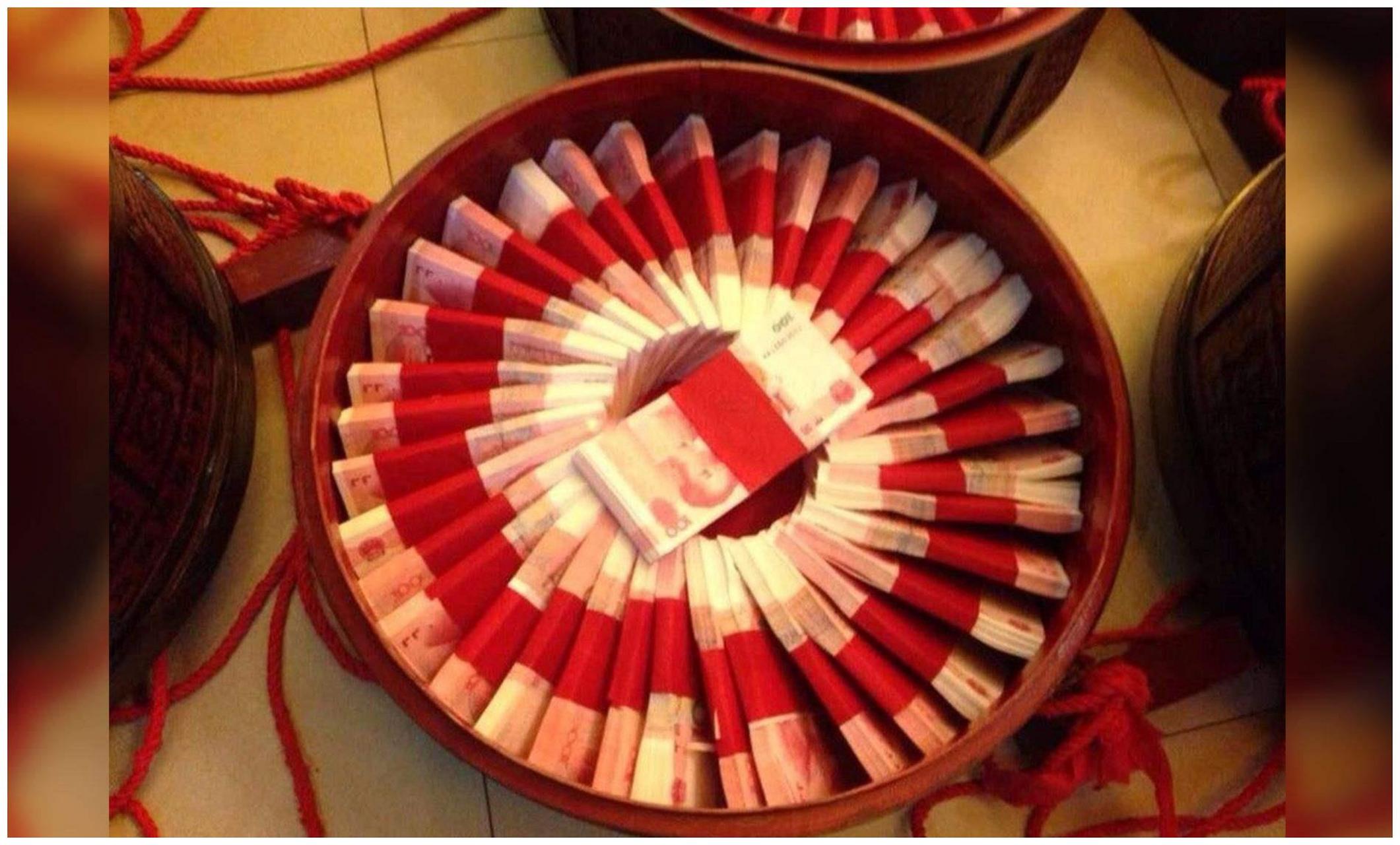 他像是赌气似的说:没钱!