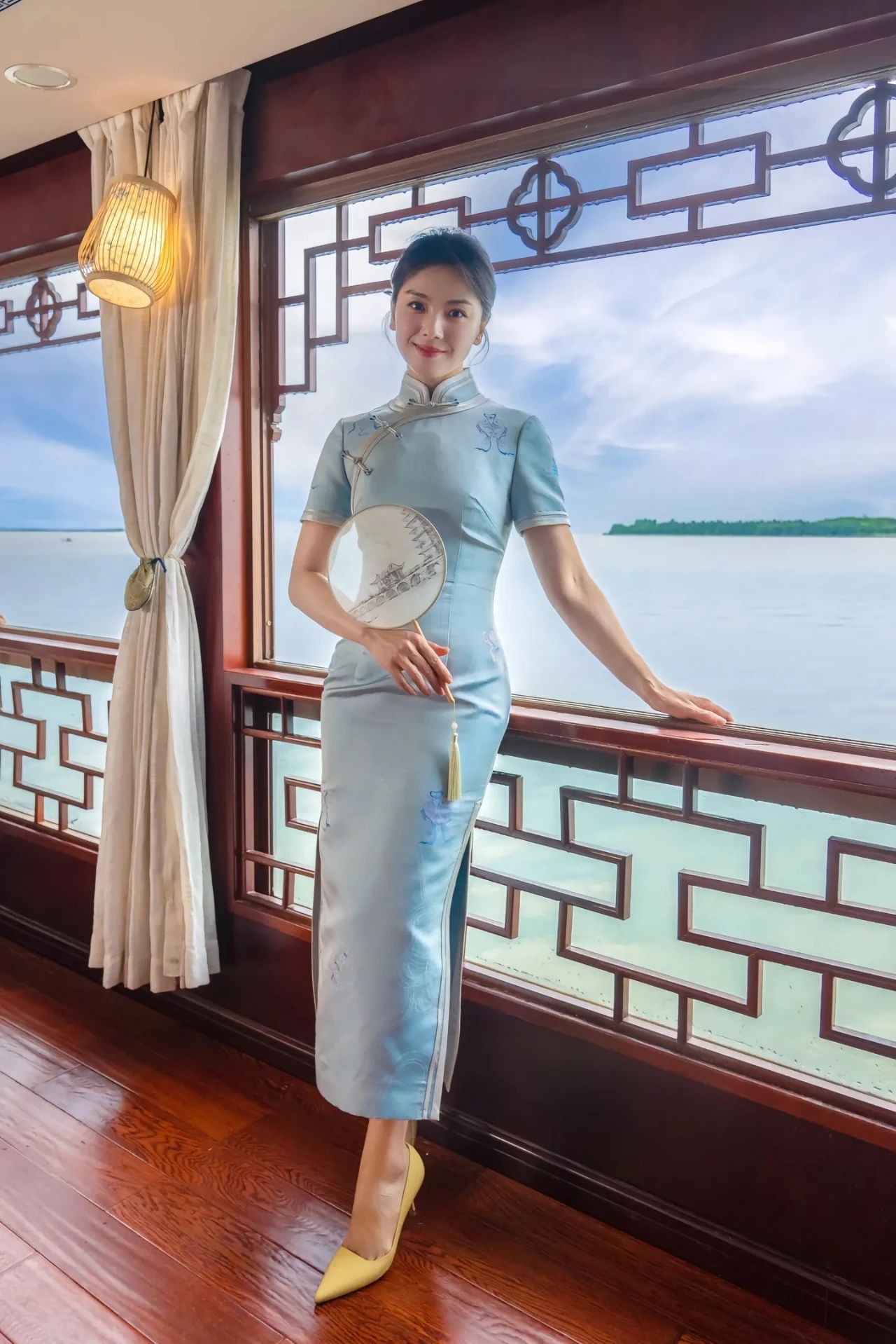 刘涛一身旗袍,尽显东方女性柔美!