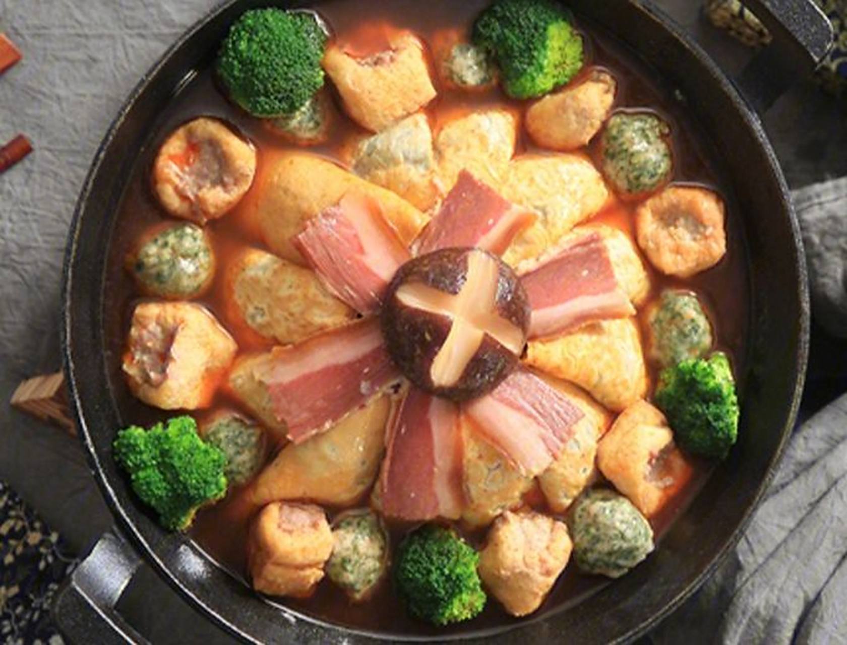 安徽——胡适一品锅  大家好,今天又给我家带来了一个好做好吃的特色