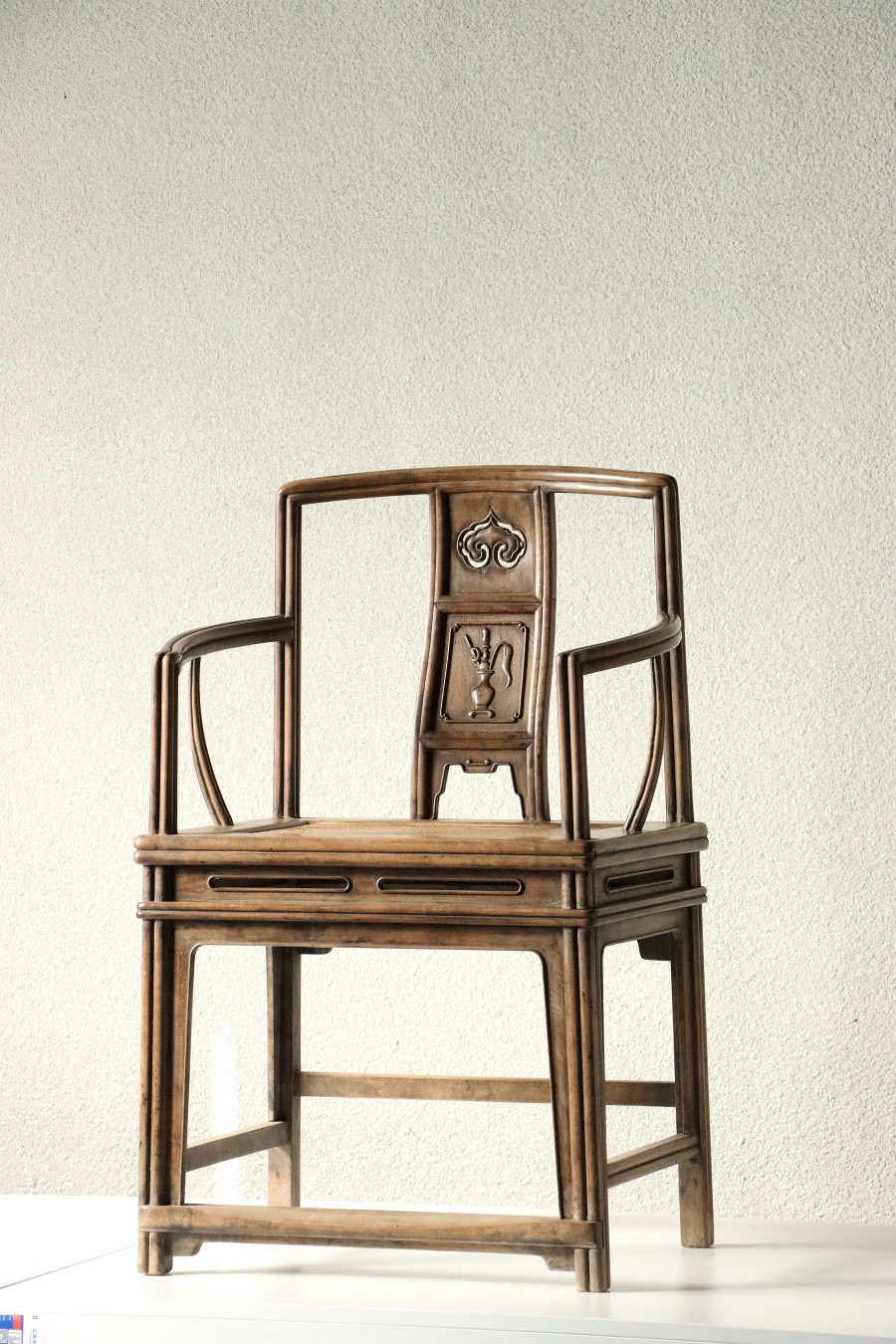 【焚清香读书～设净几鼓琴】 清代早期楠木官帽椅 尺寸59厘米 45厘米