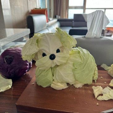 蔬菜小动物,简直是太可爱啦!白色的"小狗",每一刀都透露出匠人的用心.