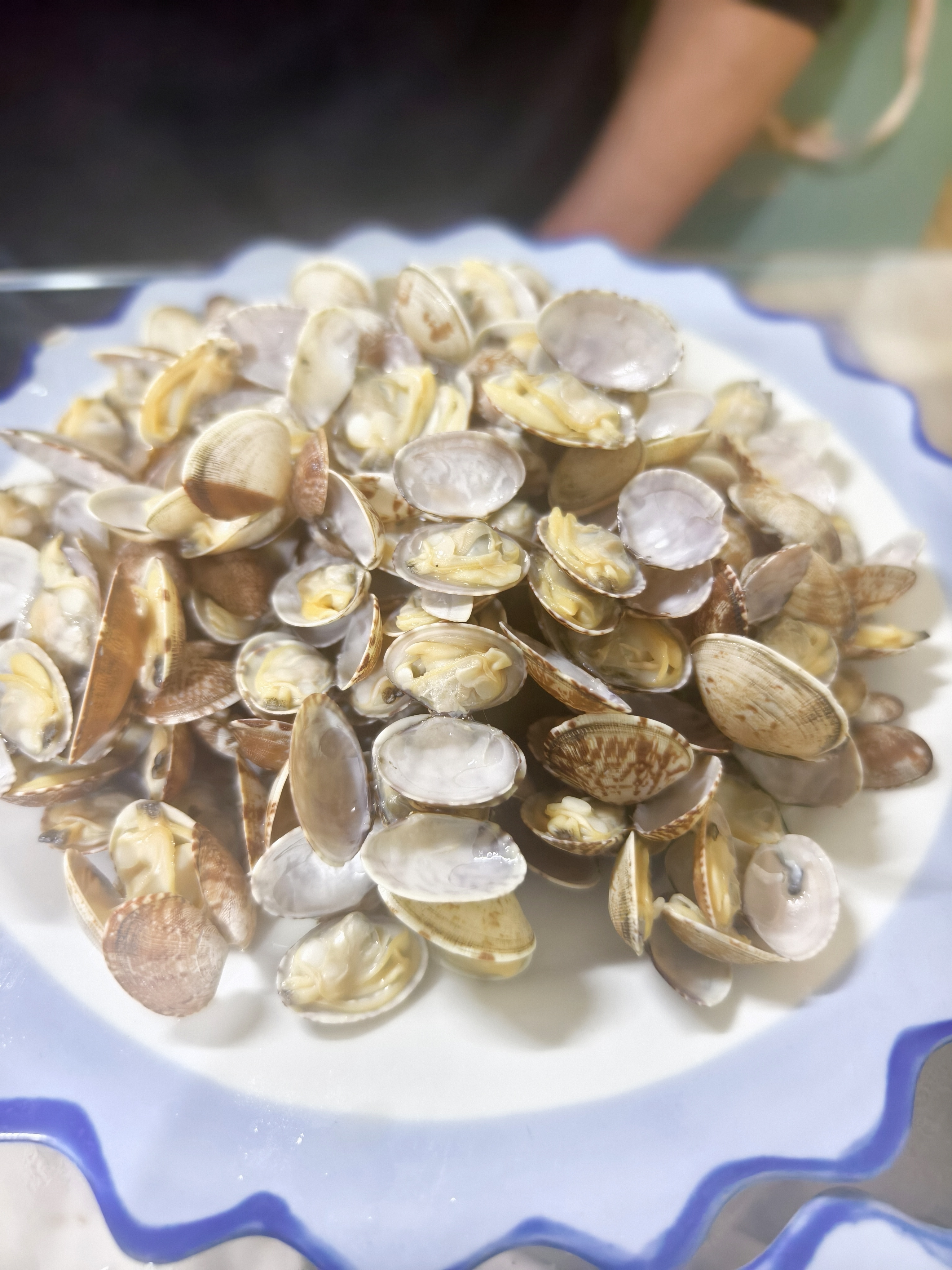 水煮蛎虾,不管是熟人小酌,还是接待外地朋友,早春时节,这三样小海鲜都