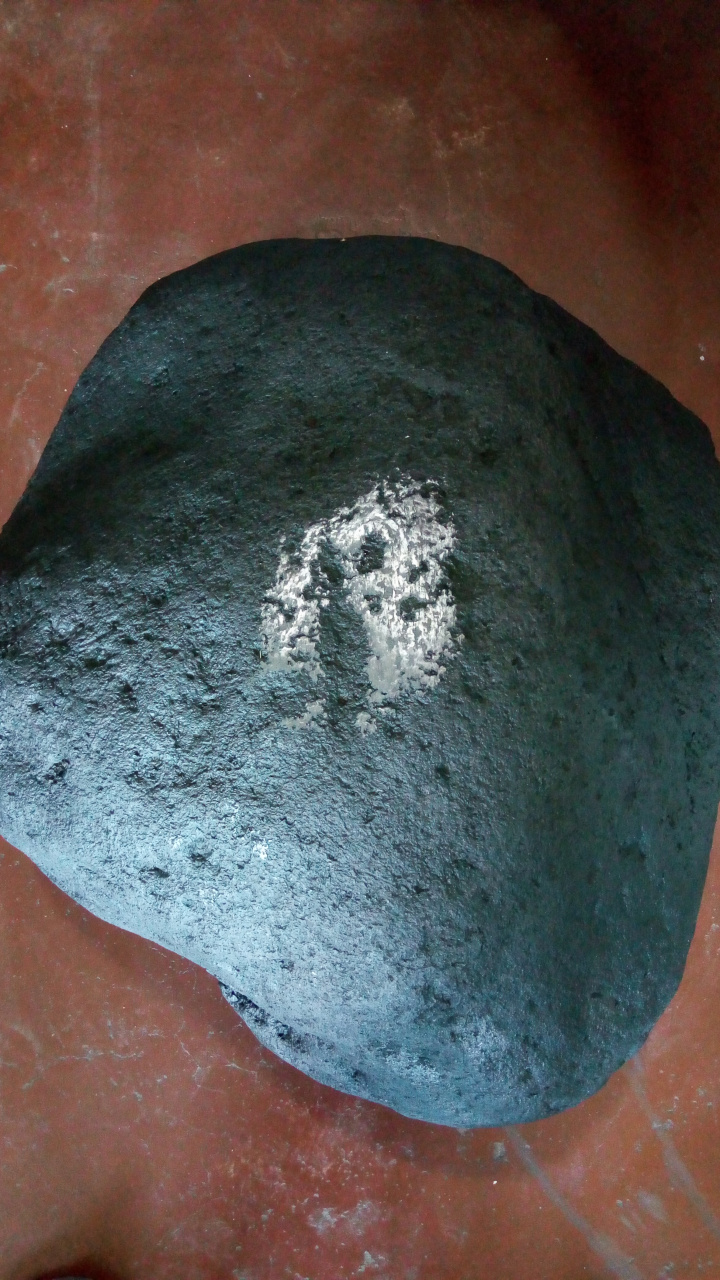 稀有金属陨石锎100多斤重