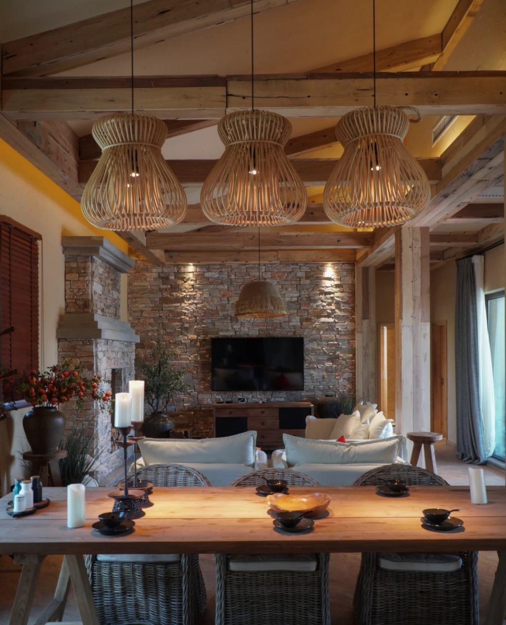 原木风田园民宿[微风] 暖色调田园氛围感拉满的木色系民宿,客厅一面墙