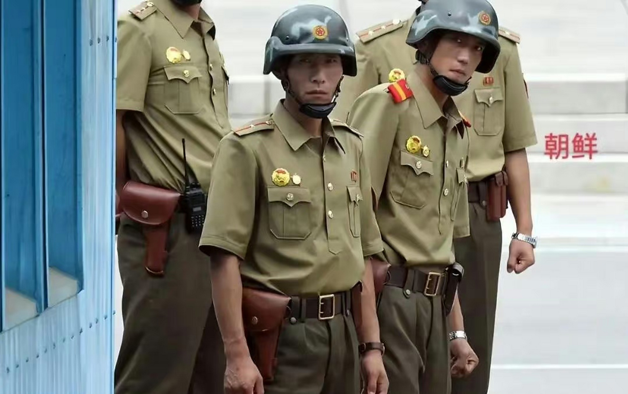 朝韩军人对比照片,战斗力谁是软柿子一看就知,你猜猜?#朝鲜半岛局势