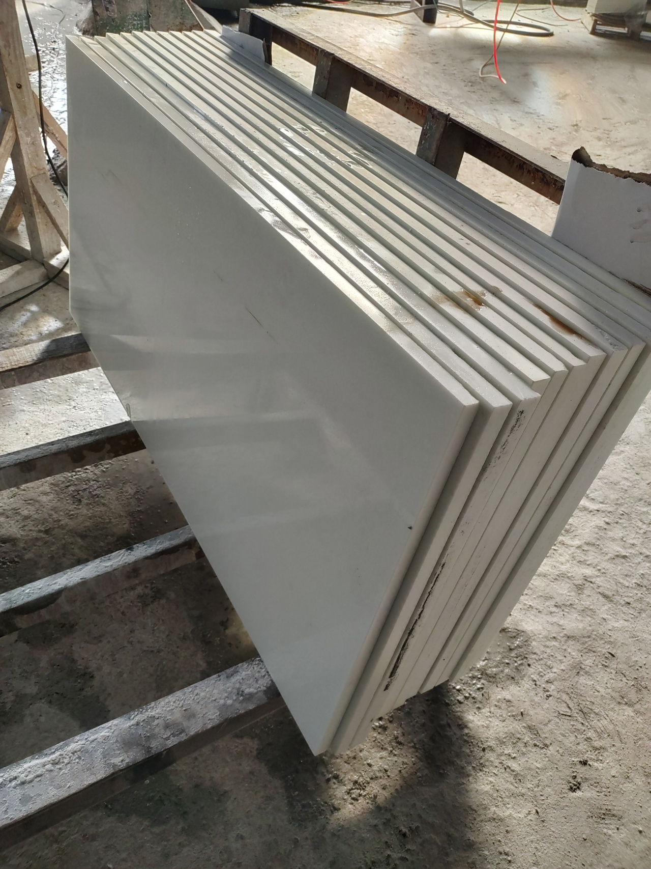 白色微晶石,25厚微晶石,微晶石厂家9015 白色微晶石,美丽又实用!