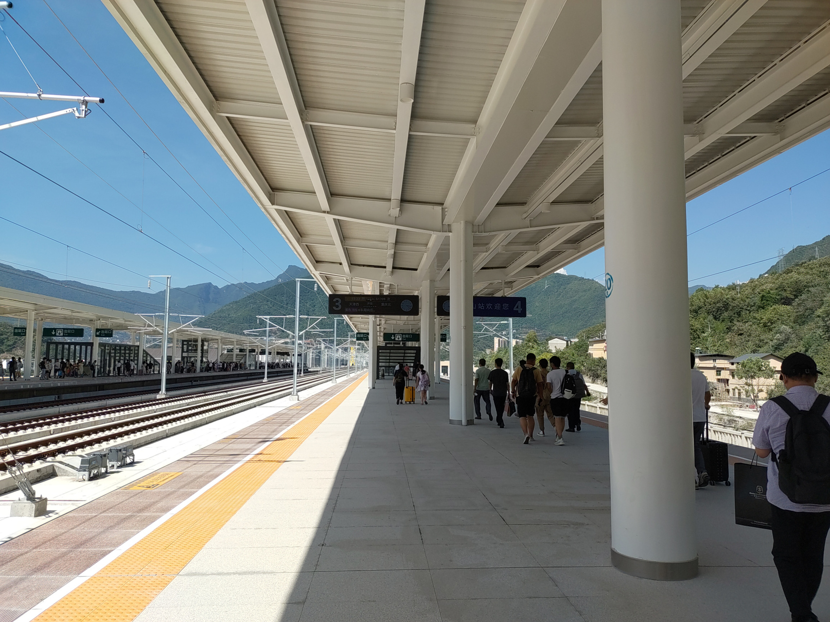 火车站安全线,白色警戒线厂家,标准尺寸600*100*18.