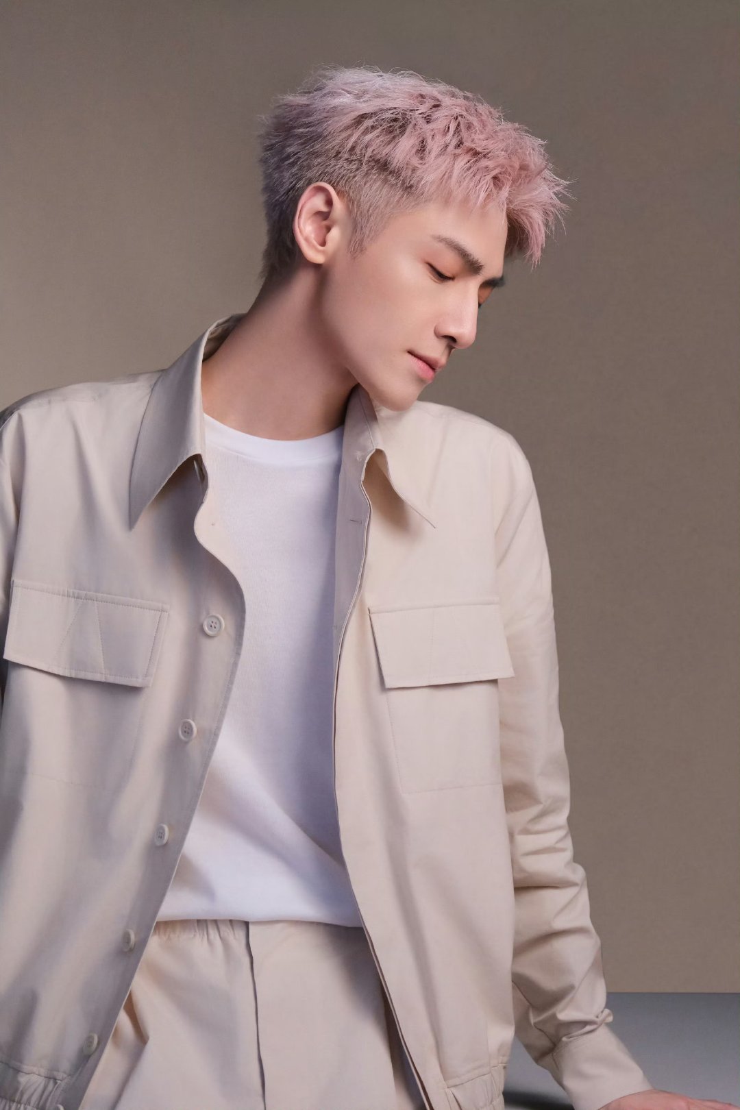 罗云熙的休闲层次感