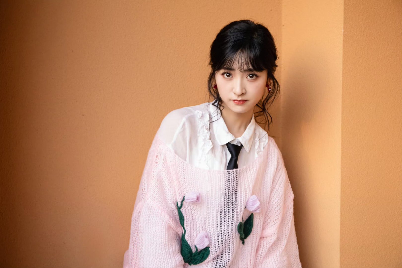 沈月的搭配层次也时髦