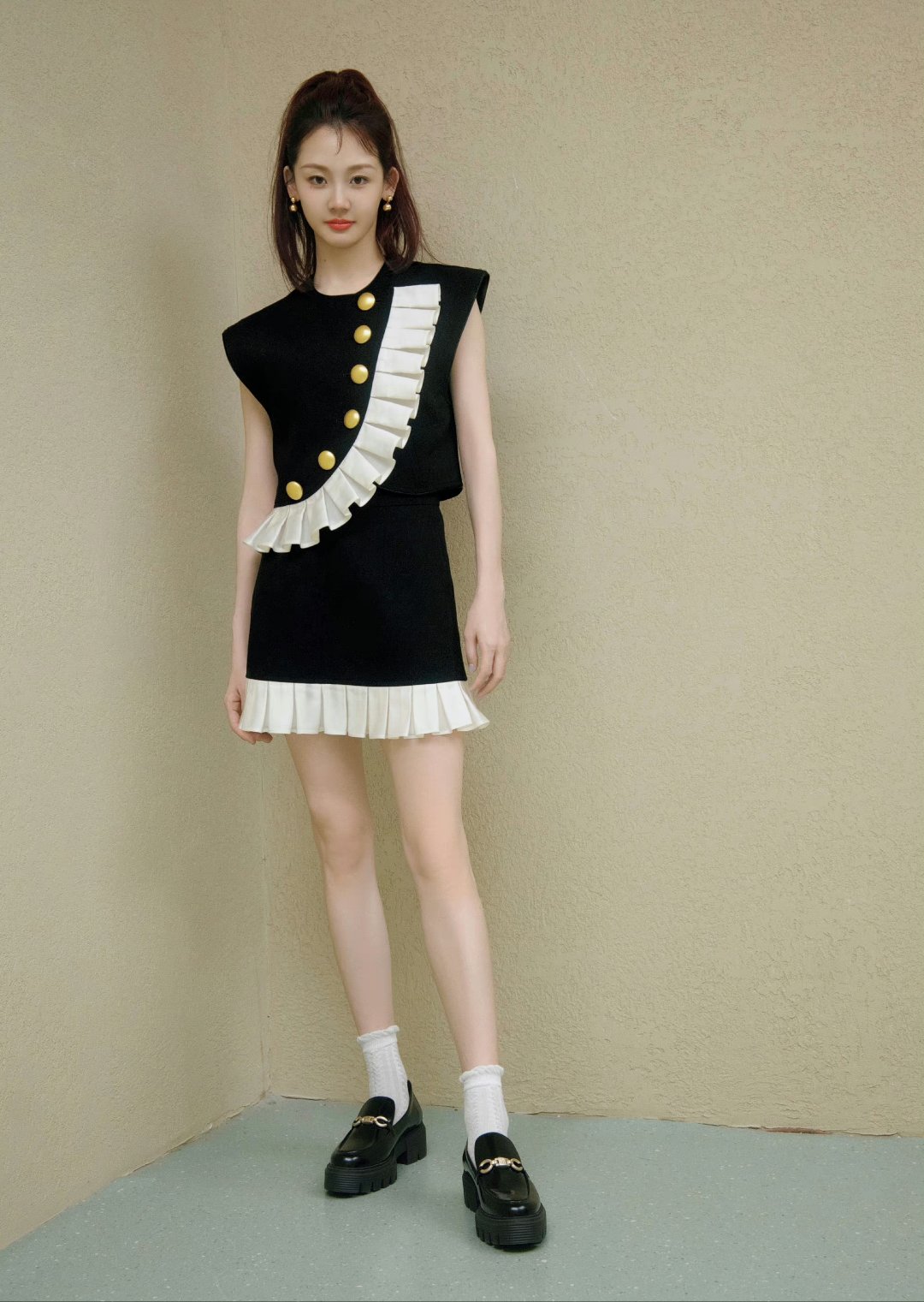 苗苗的裙装立体亮点时尚. 1