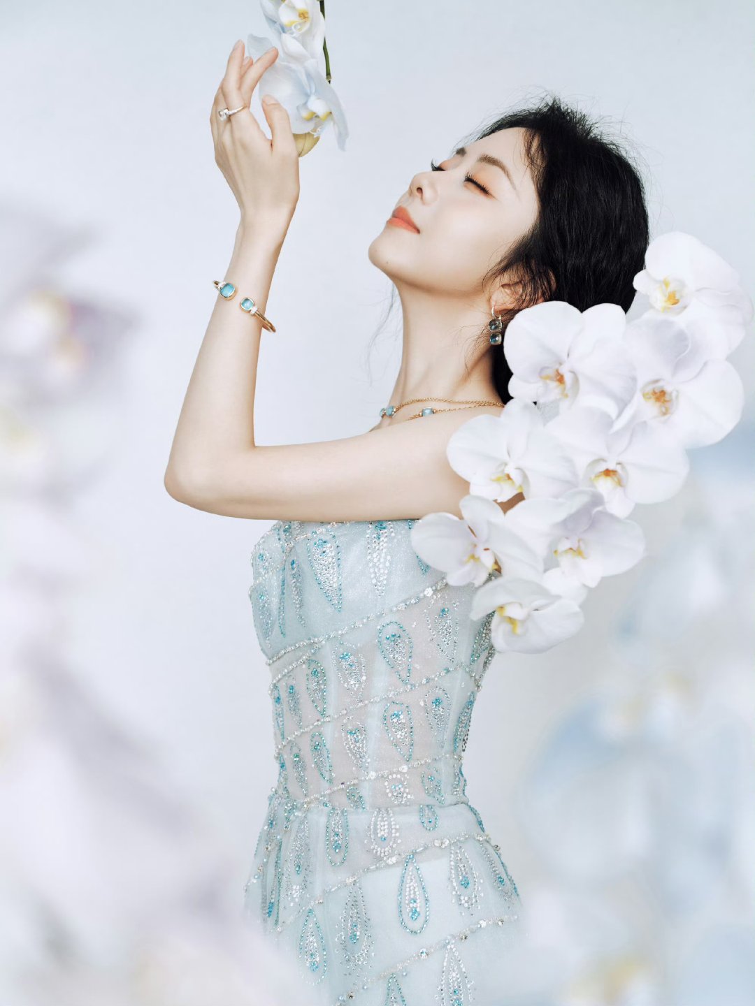 谭松韵的裙子清新优雅