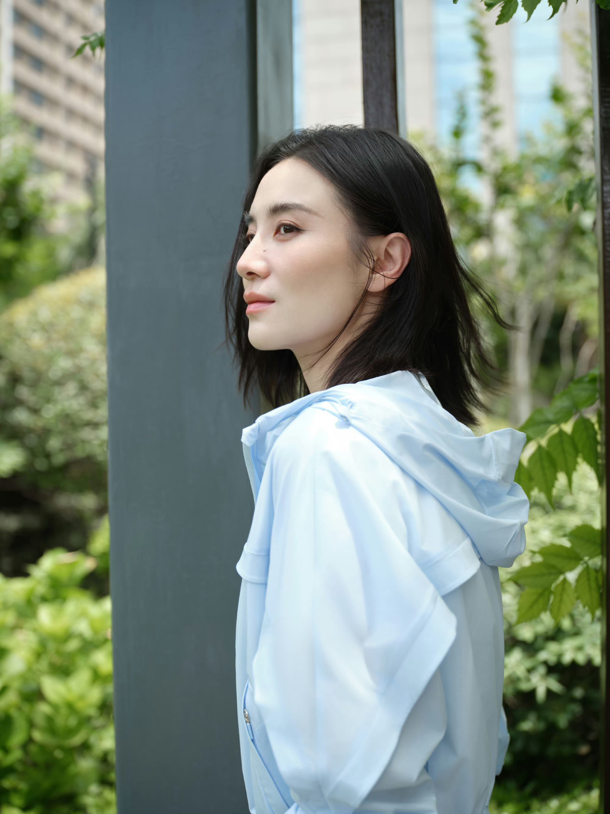 宋佳的穿搭休闲中也以清新气质. 1.