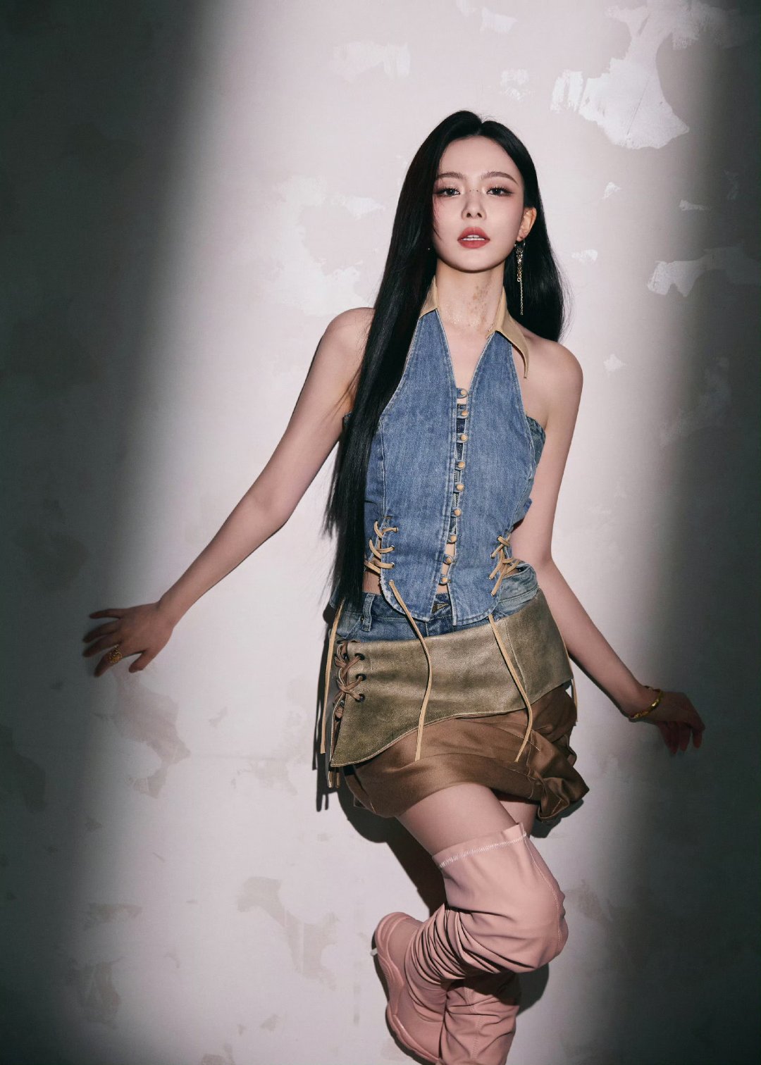 陈卓璇的时尚休闲感