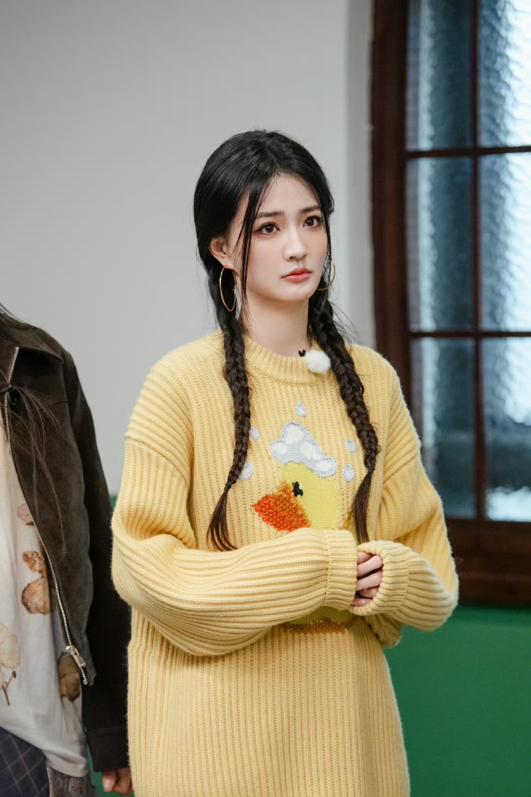 增加了小黄鸭图案徐璐综艺造型徐璐照片可爱徐璐编发徐璐综艺徐璐偶像