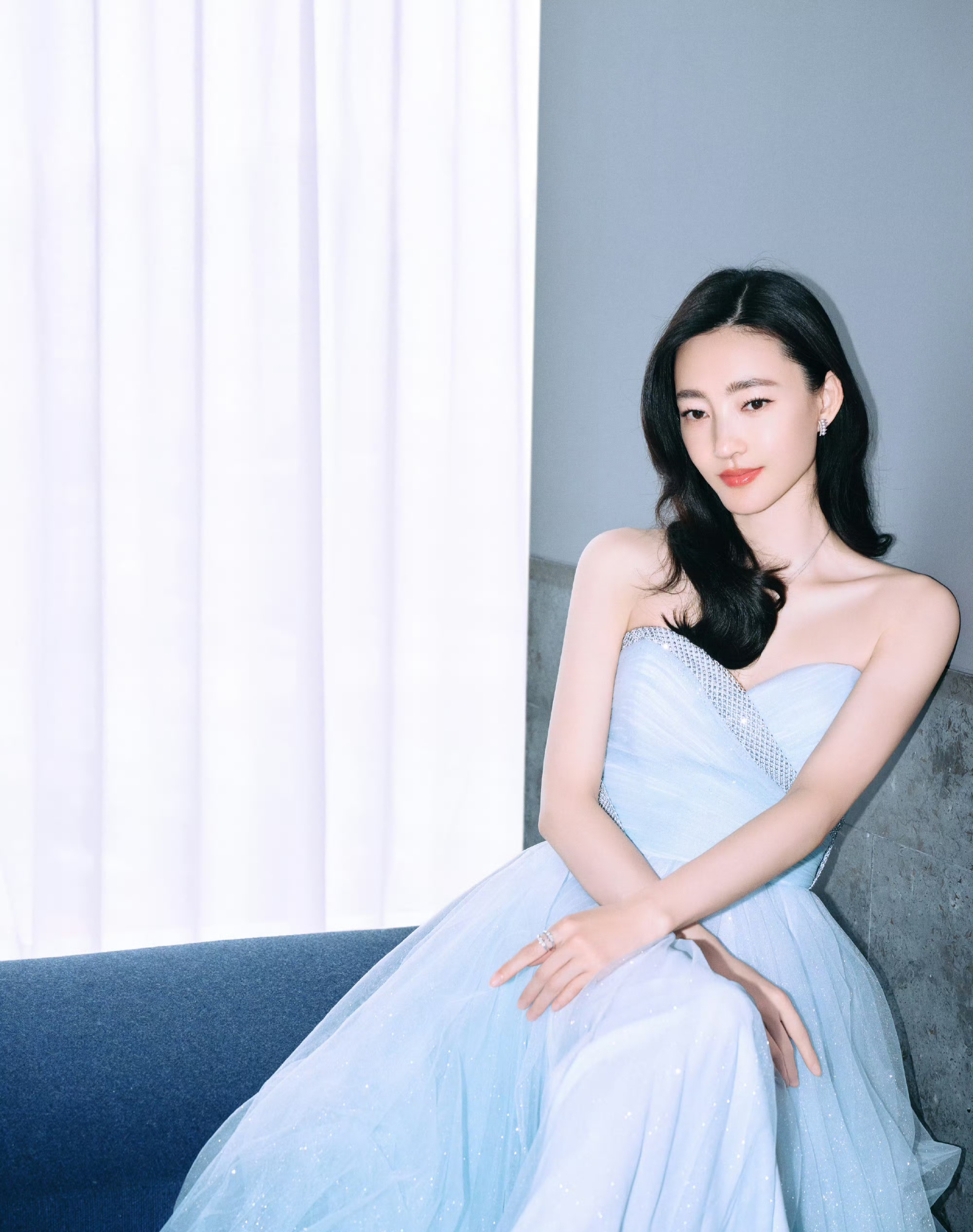 王丽坤的浅蓝色薄纱裙.  97梦幻之夜,她如星辰般闪耀!