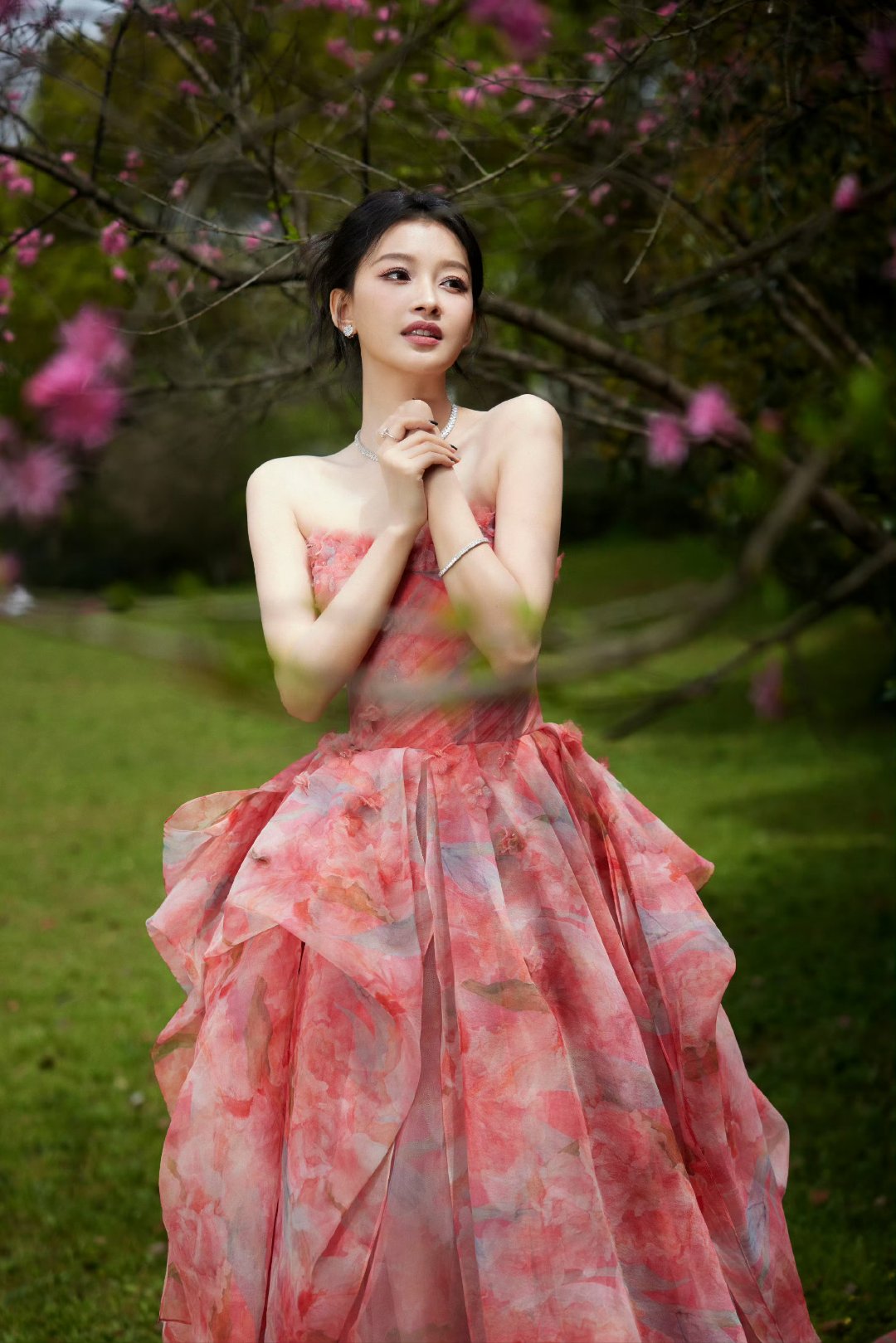 孙怡的粉色裙装,浪漫唯美