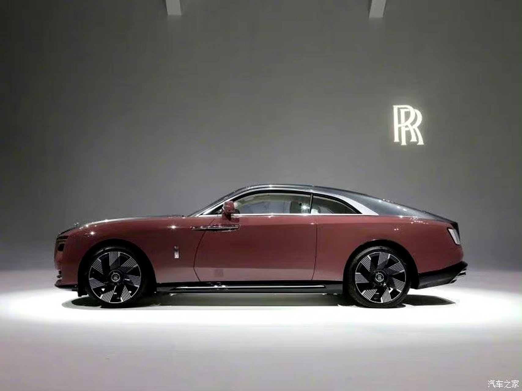 劳斯莱斯ceo——torsten muller-otvos(托斯顿·穆勒·乌特弗斯)表示