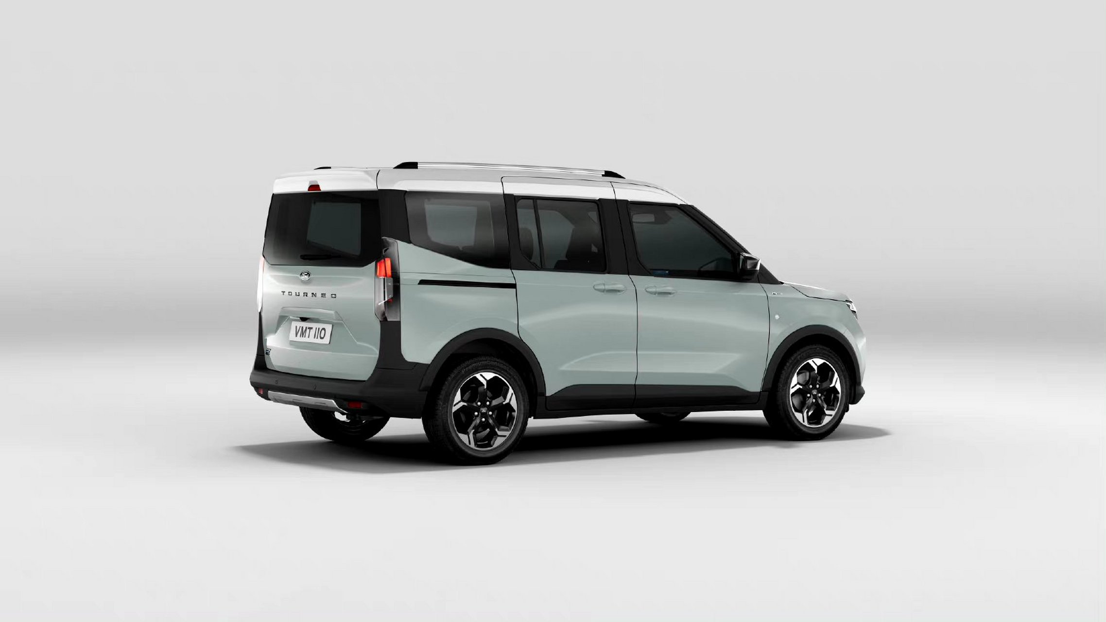 福特e-tourneo courier官图发布,新车定位紧凑型纯电mpv,搭载100千瓦