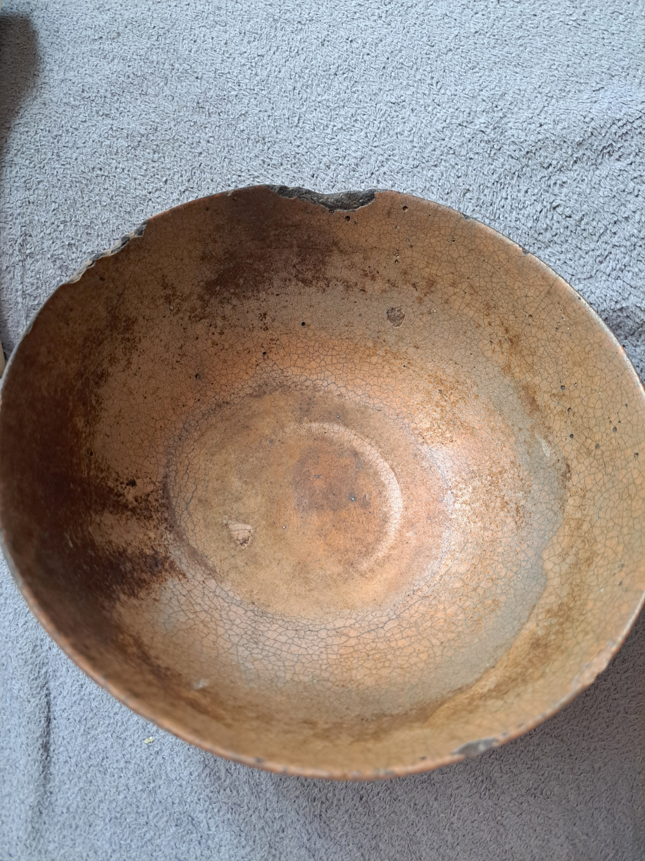 宋代哥窑百圾碎茶碗 标准器,惜,岁月侵蚀严重,但无论是器型,或是胎,釉