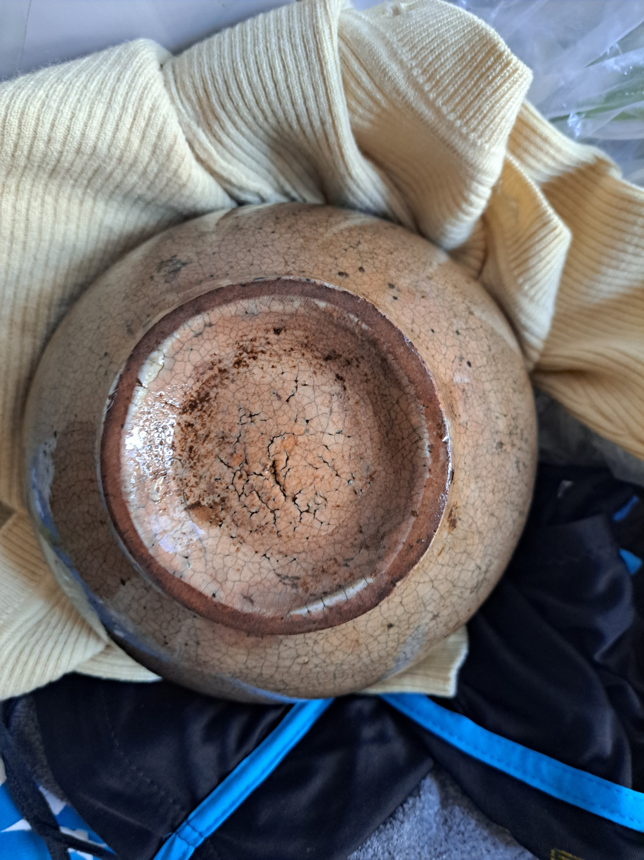 宋代哥窑百圾碎茶碗 标准器,惜,岁月侵蚀严重,但无论是器型,或是胎,釉