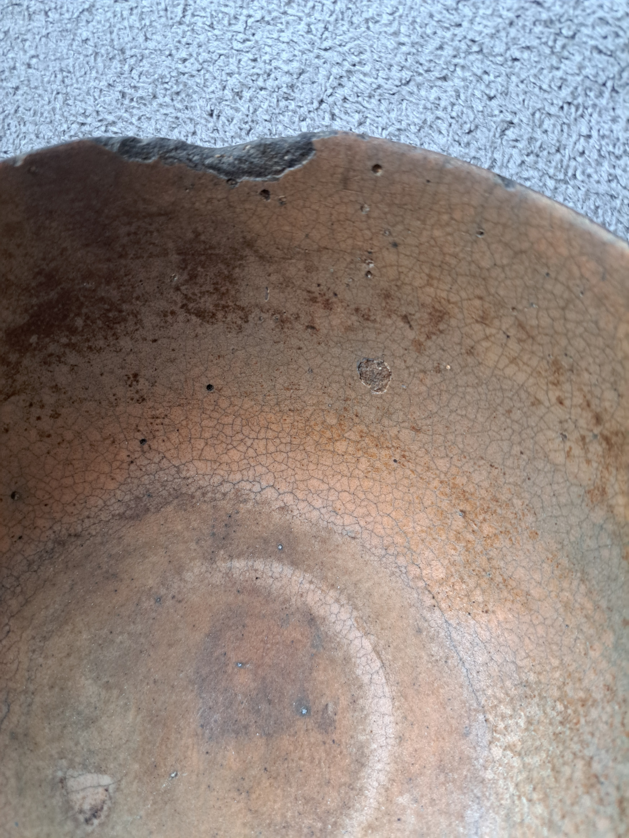 宋代哥窑百圾碎茶碗 标准器,惜,岁月侵蚀严重,但无论是器型,或是胎,釉