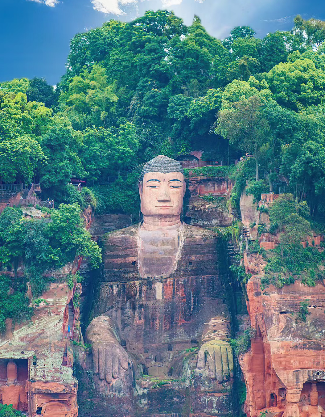 乐山大佛脸又花了图片