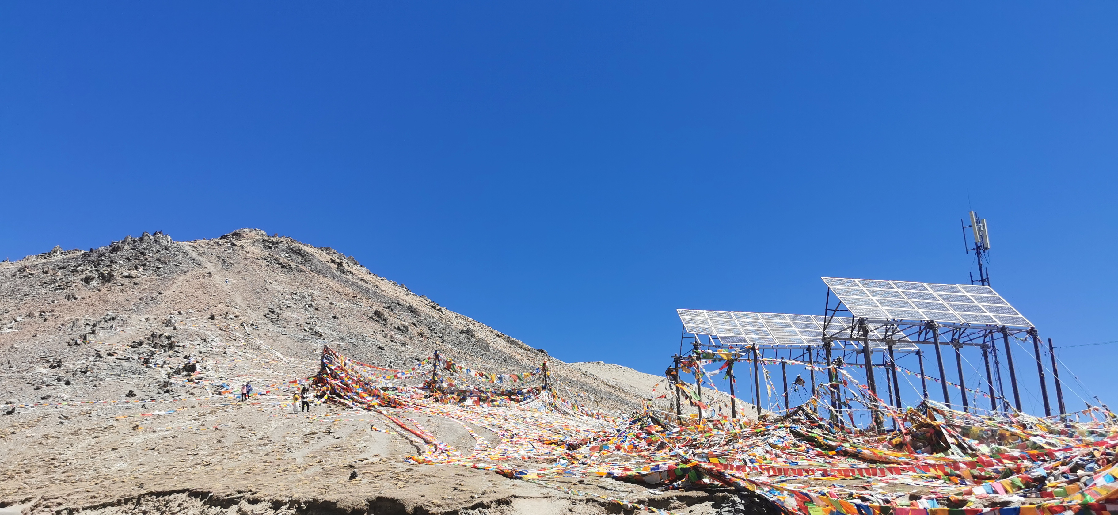 左贡县东达山垭口,海拔5130米,318线最高垭口