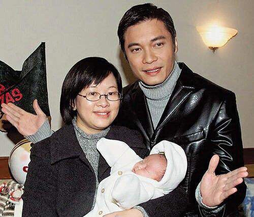 万物皆可云# 1998年,罗嘉良在事业巅峰时公开了与