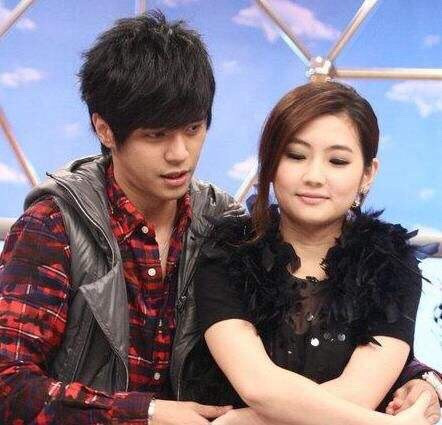 万物皆可云# selina和罗志祥早年的恋情被称为"双s恋",当年"双s恋"