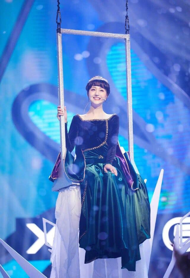 涓流计划# 近段时间,郑爽频繁出现在各大综艺节目中,从之前的《王牌