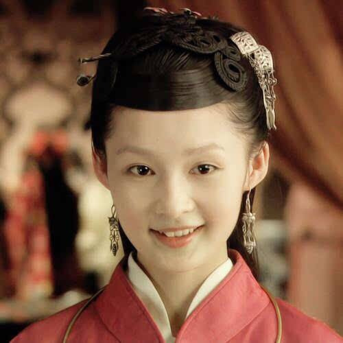 涓流计划# 李沁在《新红楼梦》中饰演少年薛宝钗,她在剧中清新的毖葺