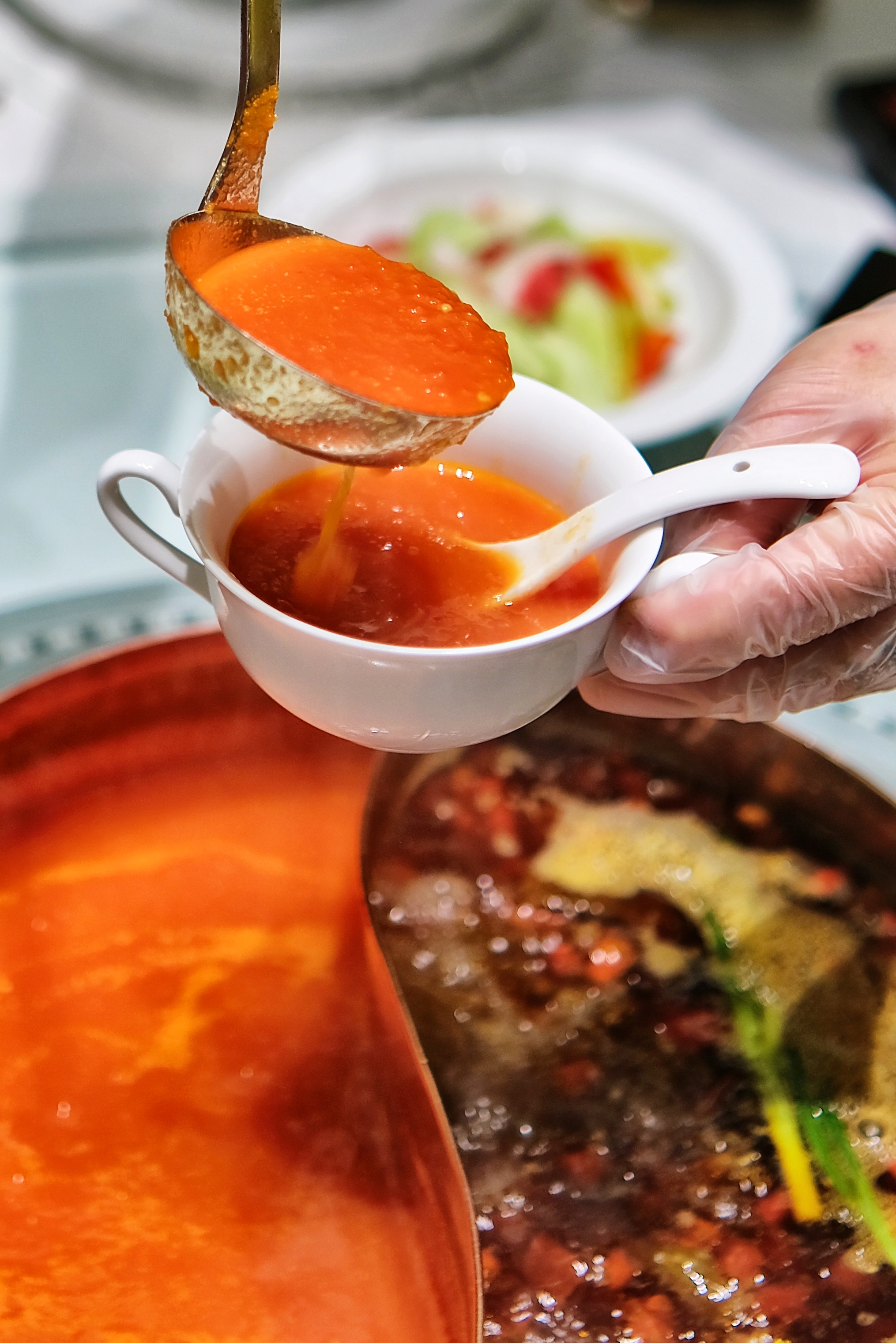 时令美味[emoji]1f372[/emoji]漾亚·雍雅合鲜火锅和初冬细雨也太配了