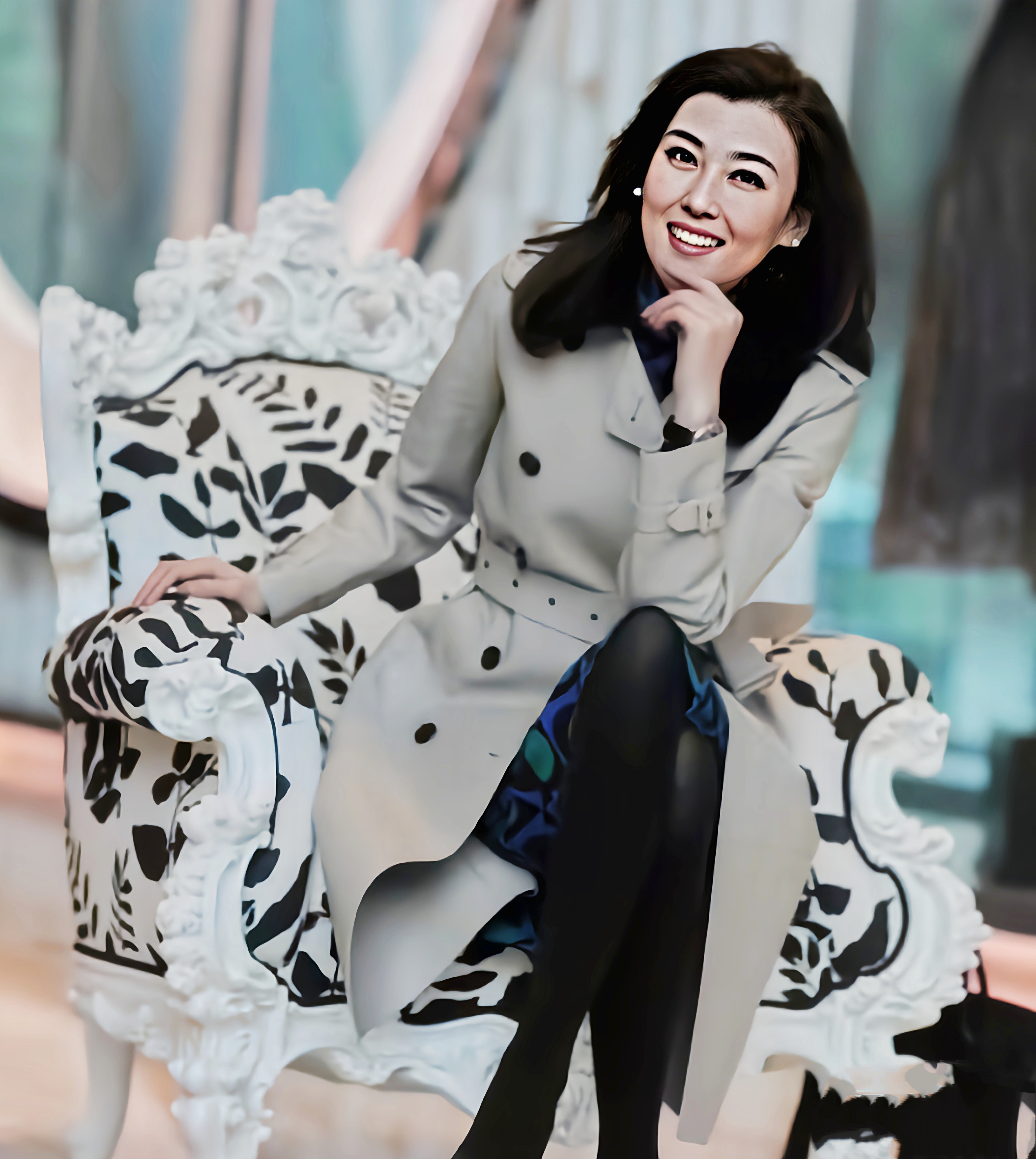 "央视最美主持人李红,总是那么阳光,温暖,衣着得体时尚,甜美亲和的